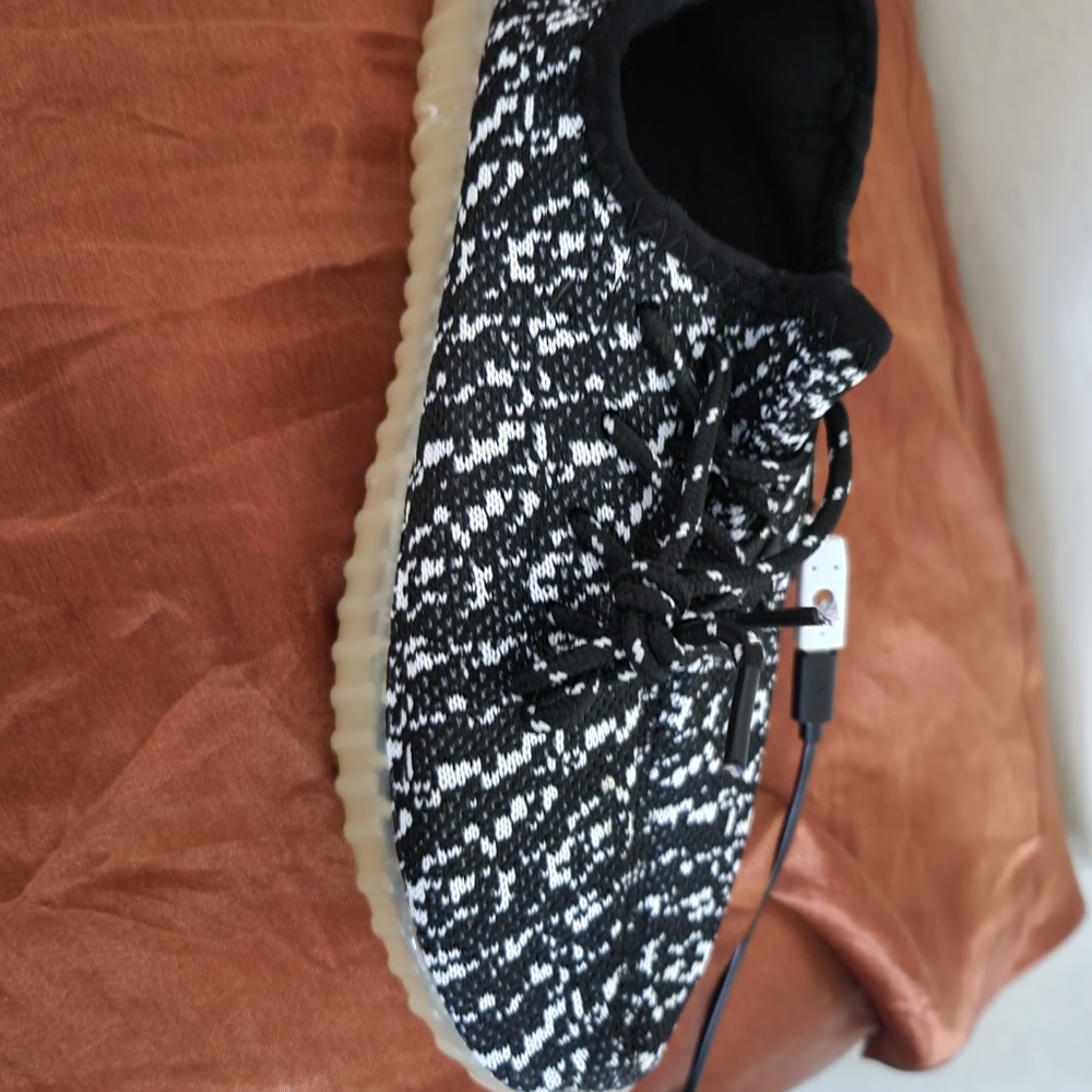 Shoes - Picture 5 of 5